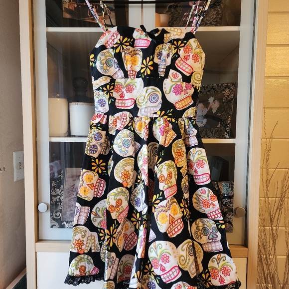 XS Golightly Betsey Dress BNWOT Pinup Couture - Picture 1 of 8